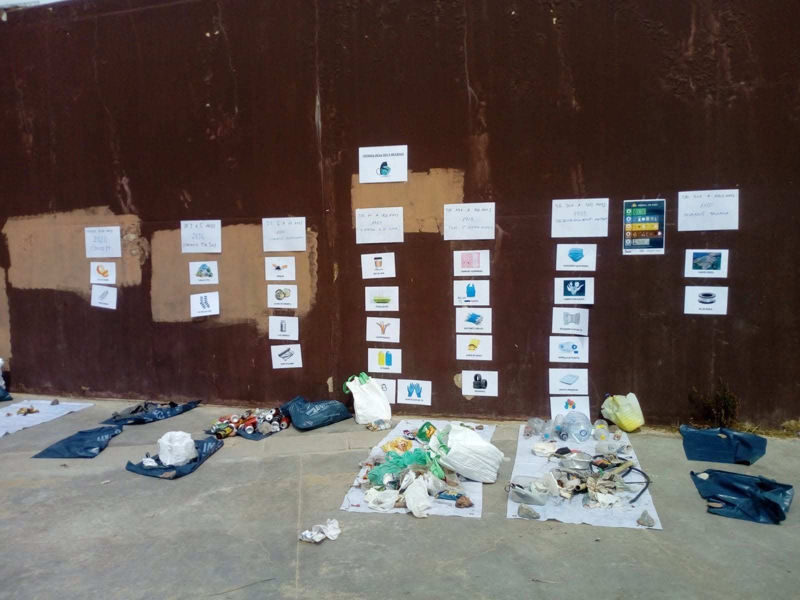 Presentació visual de residus i missatges de sensibilització